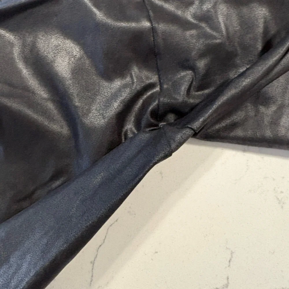 SPANX Faux Leather Side Stripe Legging Size M - Picture 8 of 8